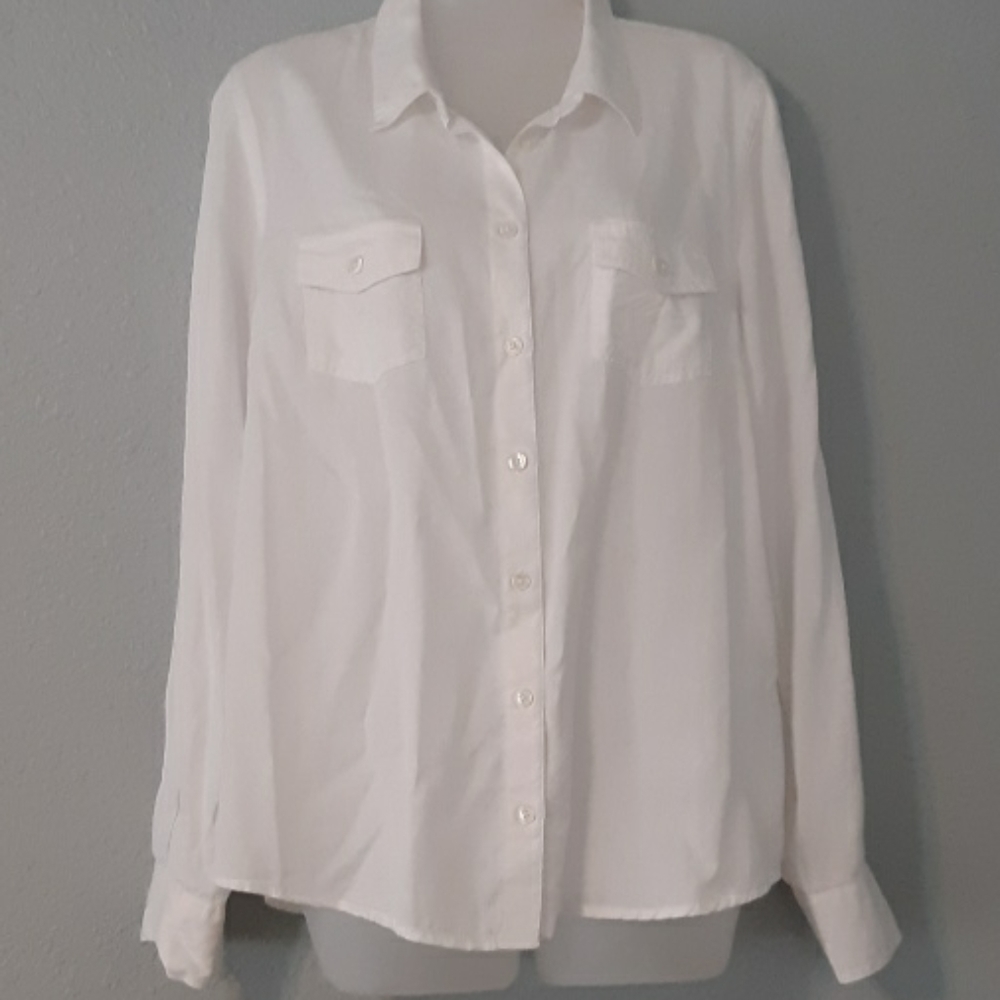 Crown & Ivy White Button Down Large